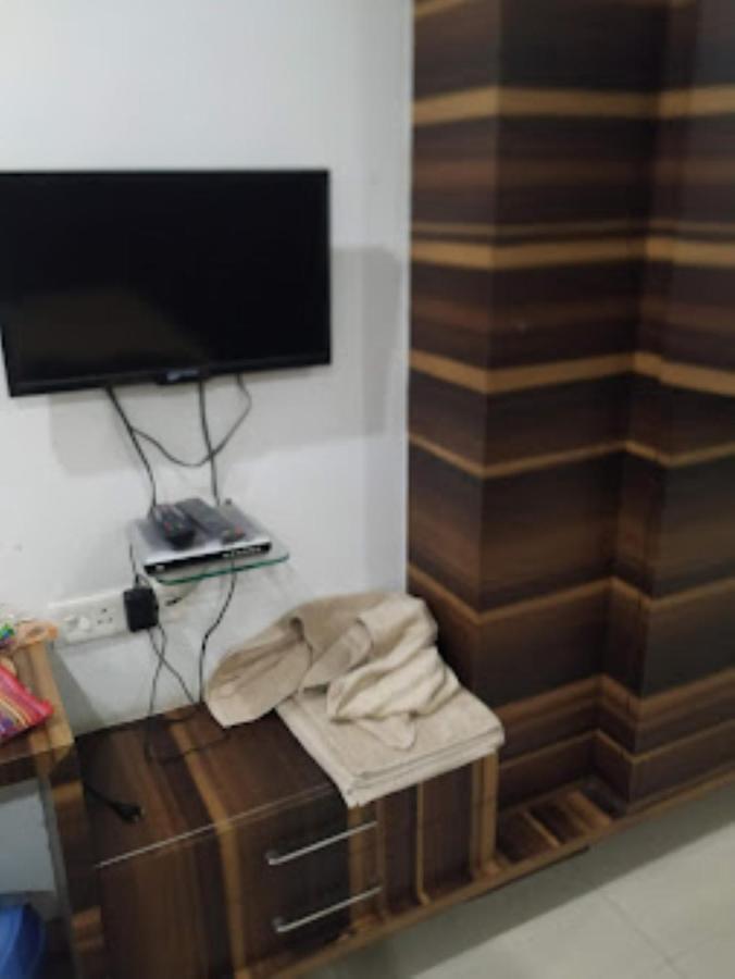 Atithi Guest House,ナーシク エクステリア 写真